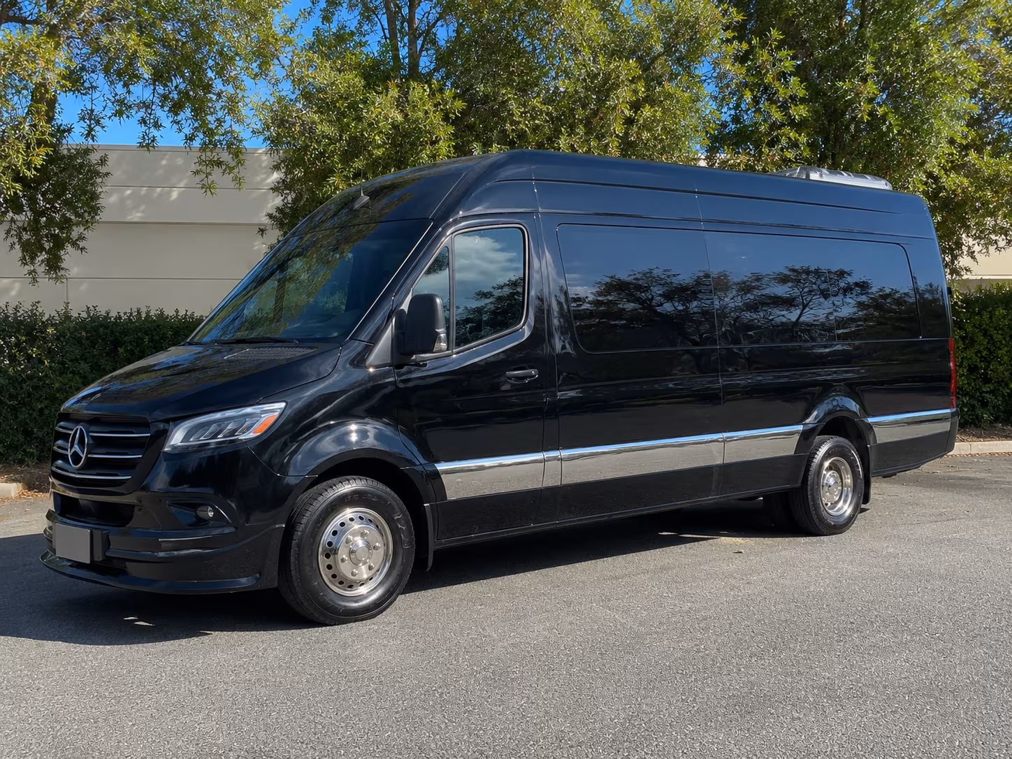 busrentalmidwestcity com puts bridal party sprinter vans and limos right at your fingertips