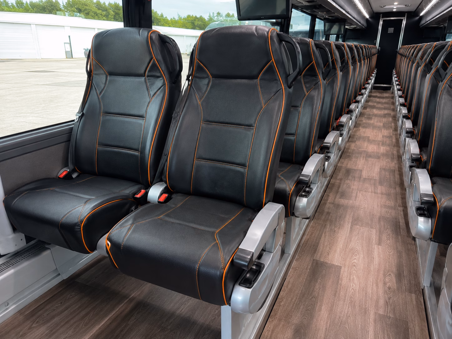 weekend wine tour buses for bachelorette parties and birthday groups in midwest city